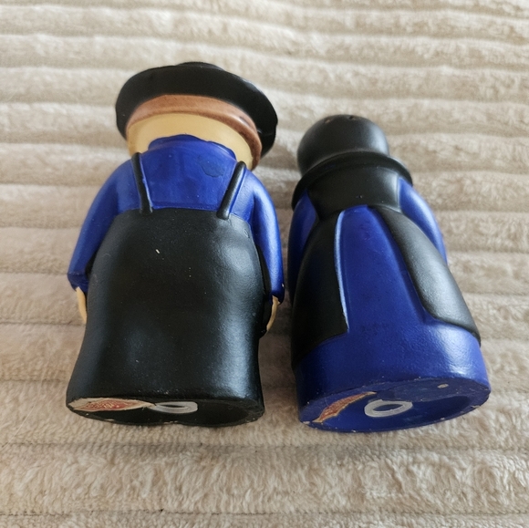 Vintage Amish Couple Figurines in Black and Blue By Brinn - Picture 2 of 3